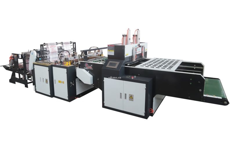 超高速制袋机 超市购物袋制袋机一、特点：本机以HDPE、LDPE筒膜为原料，是制作超市袋、背心袋、马甲袋、市场袋的理想设备，本机具有节省人工、降低成本、一次成型、故障率低、产量高等特点，良好性能的色标跟踪仪，使封切长度更准确，误差更小。采用先进的电脑，长度调整方便，精确。